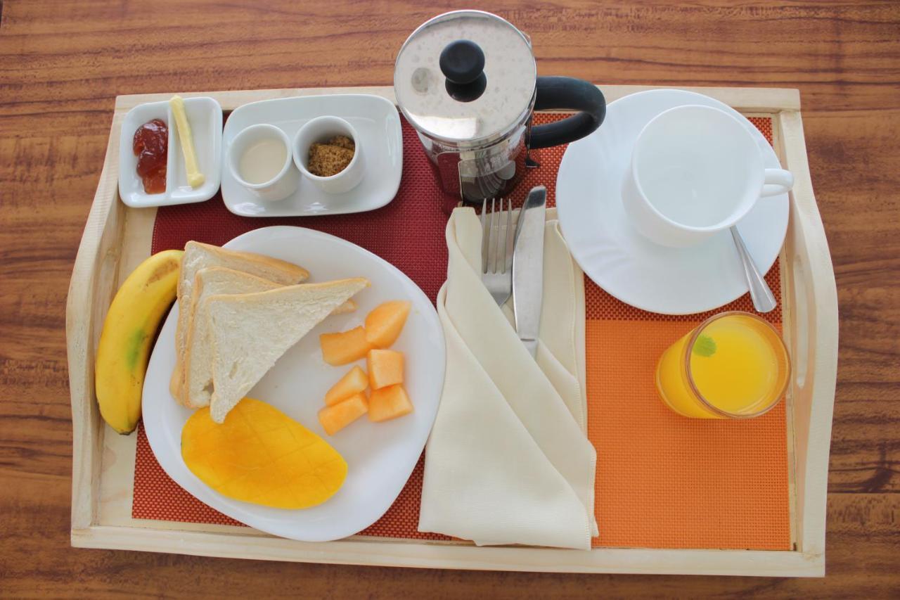 H Hotels - Metro North Uno Quezon City Zewnętrze zdjęcie